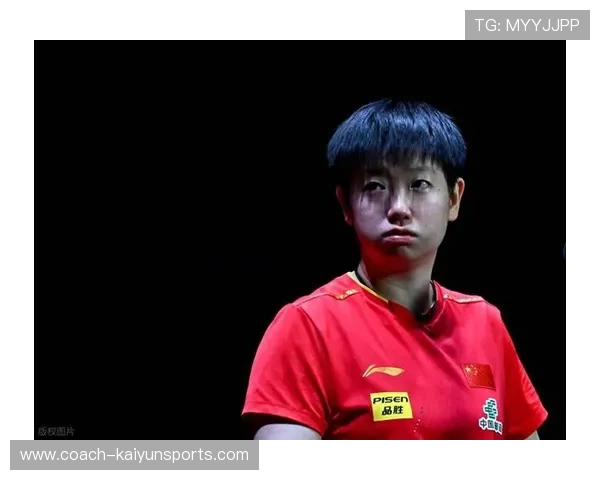 《专访足球球星背后的故事 女主持人带你走进运动员真实生活》 《专访足球球星背后的故事 女主持人带你走进运动员真实生活》